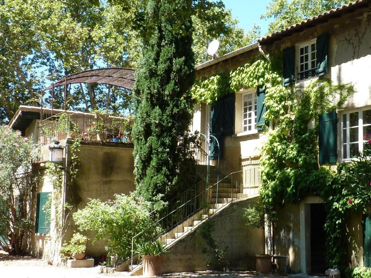 Les Gites Du Domaine De Rhodes Avignon Exterior photo